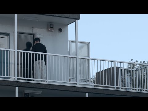 【堕天使Hum】|【ショート ドラマ】【ホラー】玄関の前に見知らぬ男がいるんだが…怖い話
