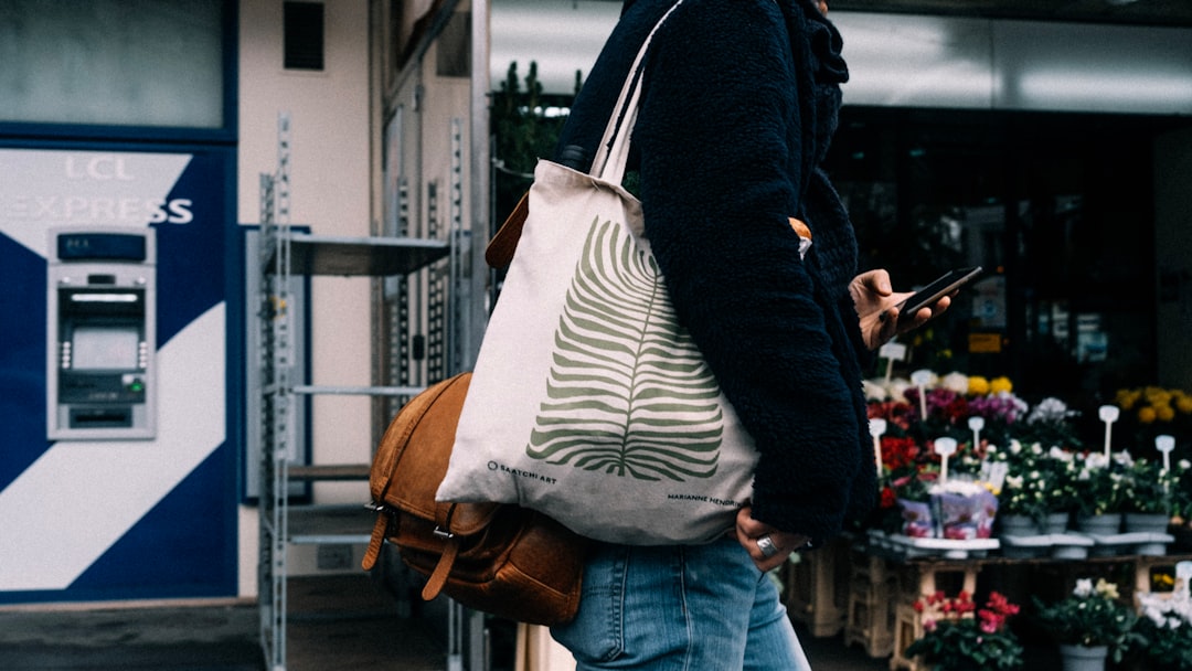 【堕天使Hum】 | 【未来バッグ誕生!】心拍とシンクロするKonel『Pulse Pack』がミラノデザインウィーク2026を席巻! 【未来バッグ誕生!】心拍とシンクロするKonel『Pulse Pack』がミラノデザインウィーク2026を席巻!