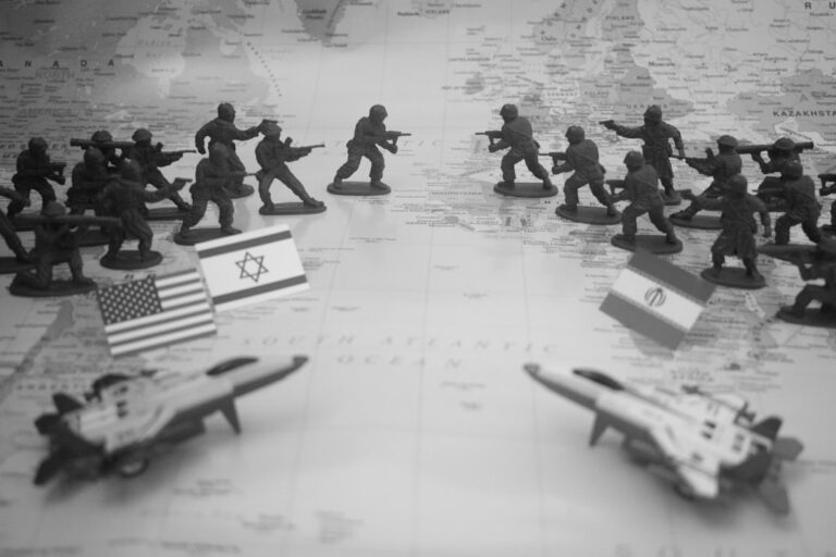 緊急警告!ロシア「中東が火の海に」トランプ氏のイラン強硬発言が引き起こす戦慄の未来 YouTube HUM | 緊急警告!ロシア「中東が火の海に」トランプ氏のイラン強硬発言が引き起こす戦慄の未来