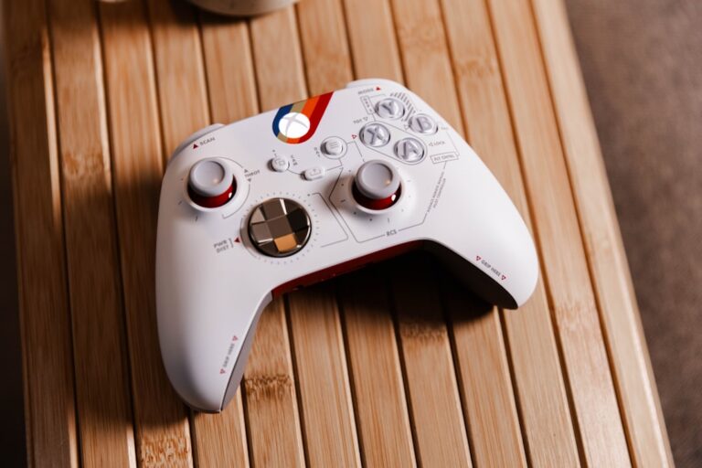 未来型携帯ゲーム機、コントローラー分離の先にまさかの「ソッチ」と接続!?ゲーム体験が激変する新常識 YouTube HUM | 未来型携帯ゲーム機、コントローラー分離の先にまさかの「ソッチ」と接続!?ゲーム体験が激変する新常識