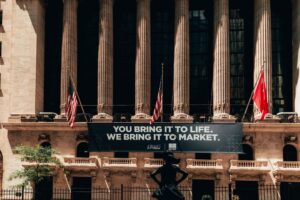 【緊急速報】原油市場に激震緩和の予兆！米イラン停戦合意で何が変わる？フィッチが大胆予測！