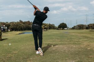 ゴルフ界の注目株！ウーチャイェンが2日連続68で鮮やかに首位浮上