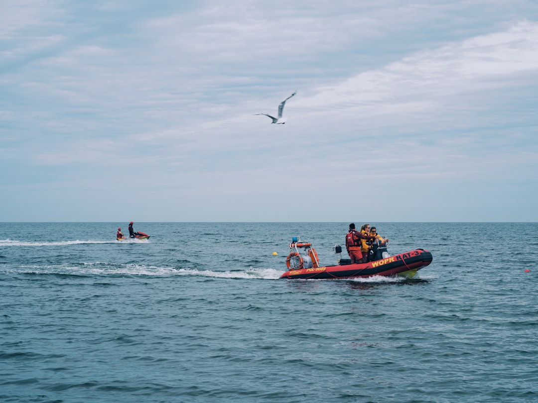 【堕天使Hum】 | 【速報】トランプ氏が救出を断言!イラン「輸送機も撃墜した」—中東情勢の緊迫と両国の主張を徹底比較 【速報】トランプ氏が救出を断言!イラン「輸送機も撃墜した」—中東情勢の緊迫と両国の主張を徹底比較