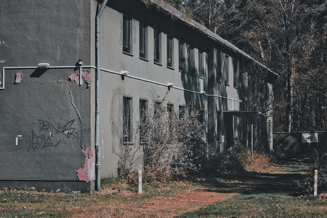 【惜別】雪に沈んだ旧陸軍兵舎の物語：200人の兵士と戦後の人々を見守った歴史の重み