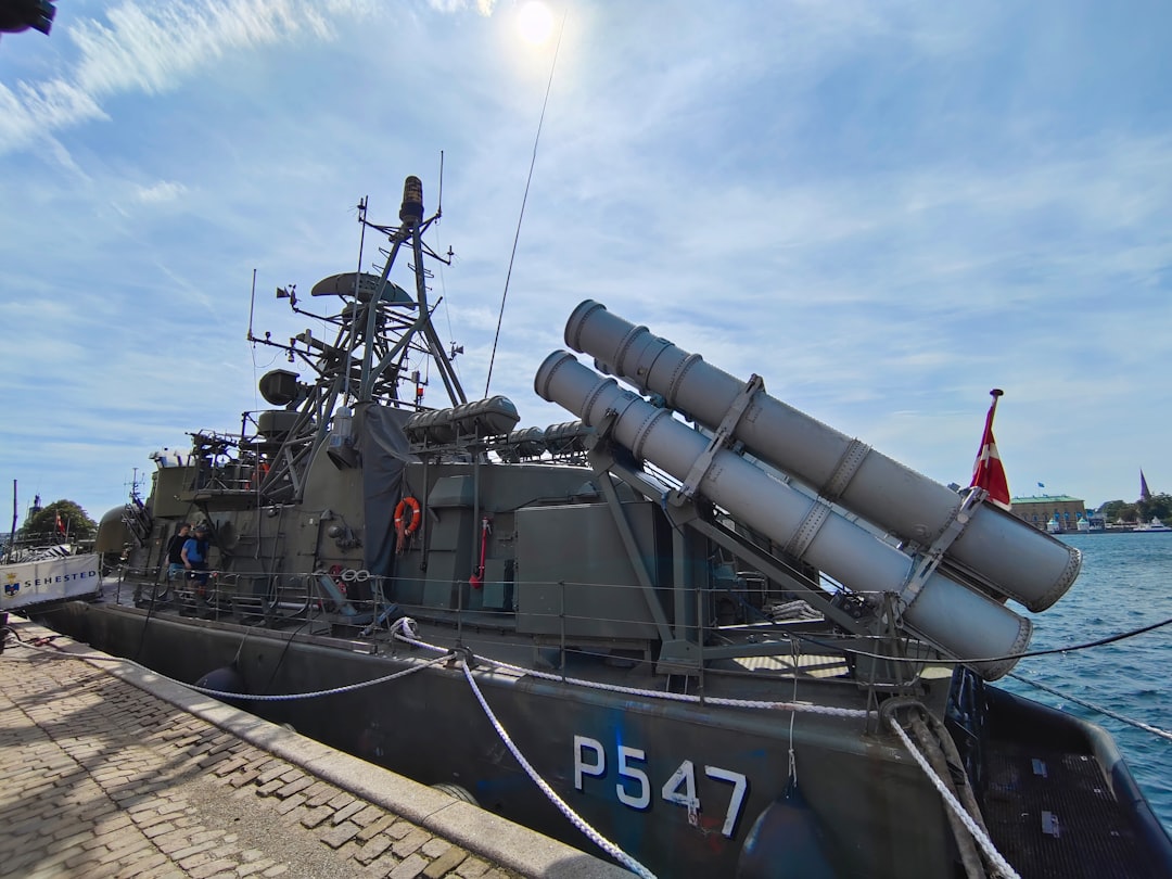 世界の命運を握るホルムズ海峡：イラン「攻撃対象」警告の真意とアメリカとの水面下交渉、知られざる舞台裏