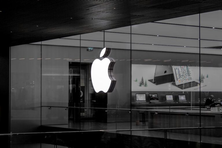 iPhoneとMacが「神連携」!Apple公式が教える裏技で作業効率爆上げ YouTube HUM | iPhoneとMacの連係機能まとめ|Handoff・ユニバーサルクリップボードを公式手順で使う