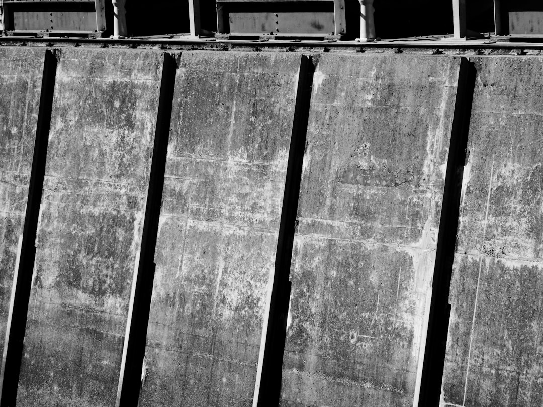 【衝撃】世界最大のダムが地球の自転を遅らせる！？その驚愕のメカニズムを徹底解説！