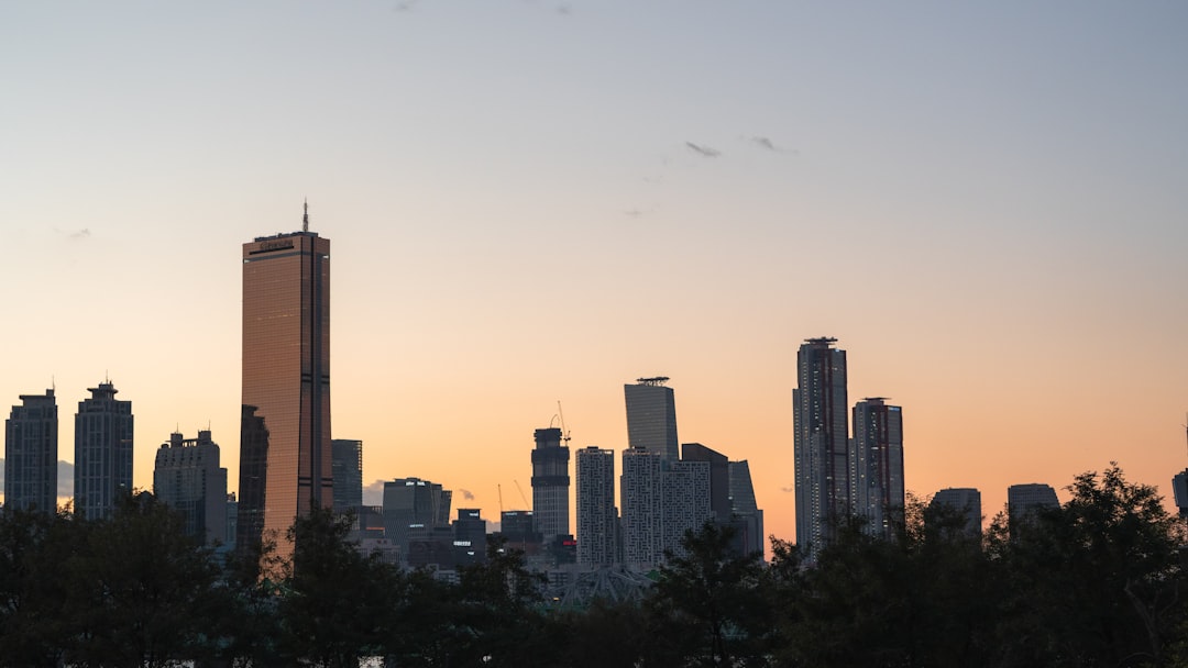 【堕天使Hum】 | 速報!米成長率3%超えか?イエレン財務長官が語る「関税回帰」の真意と暮らしへの衝撃 速報!米成長率3%超えか?イエレン財務長官が語る「関税回帰」の真意と暮らしへの衝撃