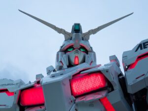アニメと漫画の伝説に春の栄誉！ガンダム富野由悠季、天上の虹里中満智子が叙勲