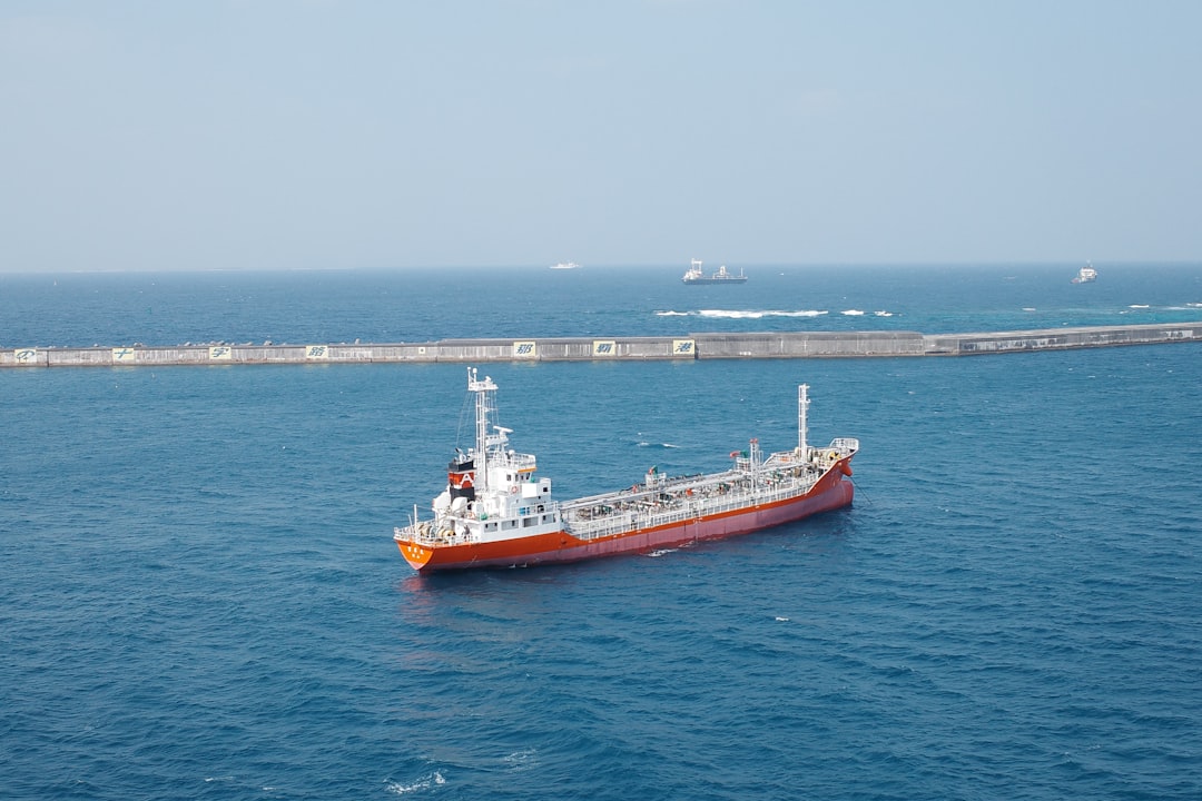 【衝撃】米、対イラン港湾封鎖を世界規模へ！あなたの生活にも影響か？国防長官の真意を徹底解説