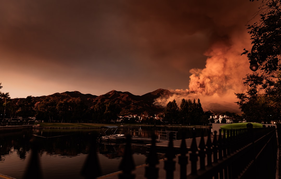 【緊急速報】福島・喜多方市で山林火災発生！458人避難指示、あなたと大切な人を守るために