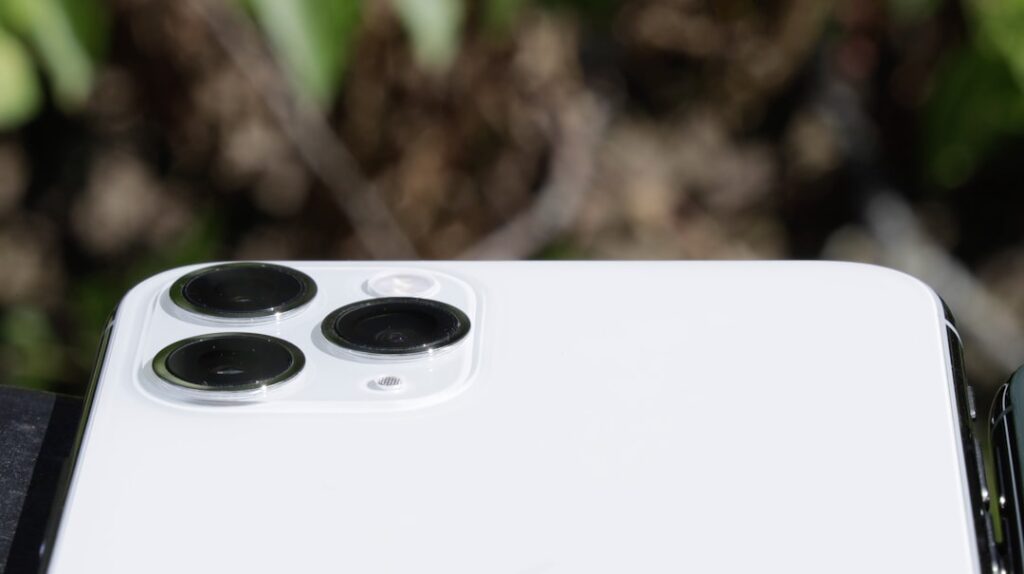 【堕天使Hum】 | スクープ！iPhone 18は来春発売か？製造コスト削減の噂がユーザーの期待を裏切る可能性も