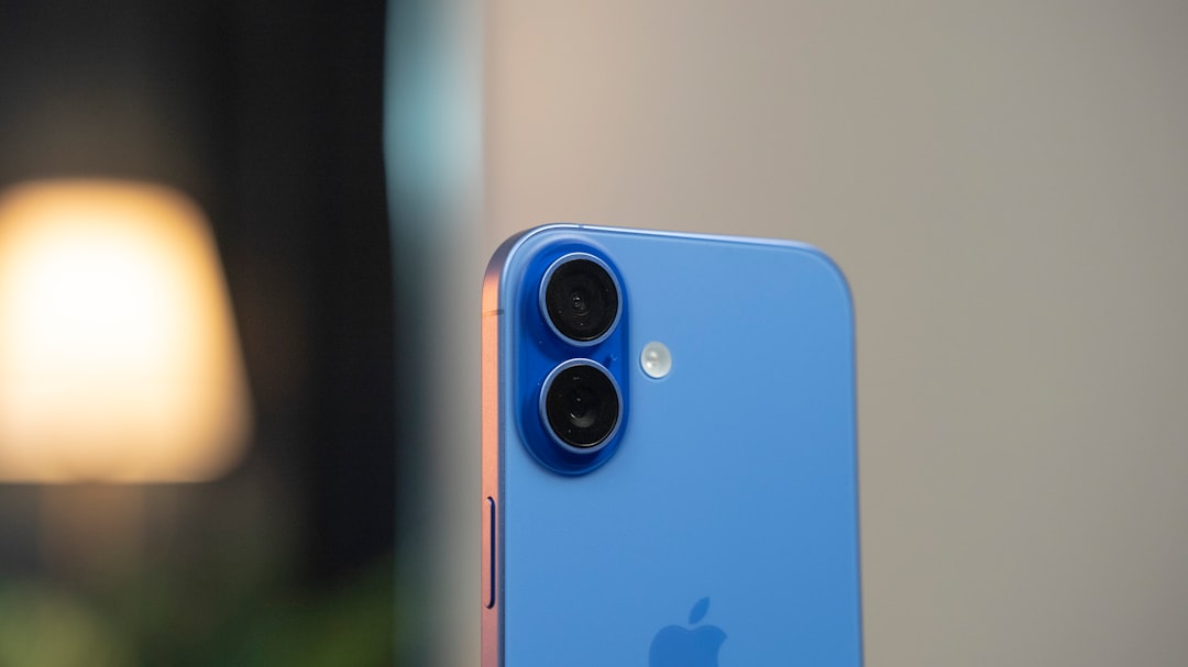 スクープ！iPhone 18は来春発売か？製造コスト削減の噂がユーザーの期待を裏切る可能性も