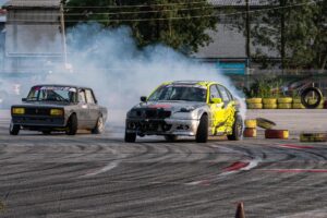 荒れるニュル24時間！豪雨と濃霧がKONDO RACING、KCMGを翻弄…悪夢のスタートから最新情報まで徹底解説