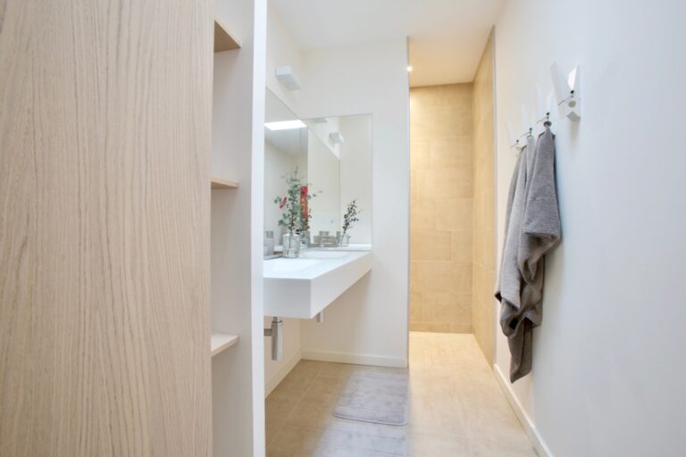 YouTube HUM | 公衆トイレでの悲劇：京都・南丹市男児遺体事件、養父の「衝動的殺害」供述が明かす闇