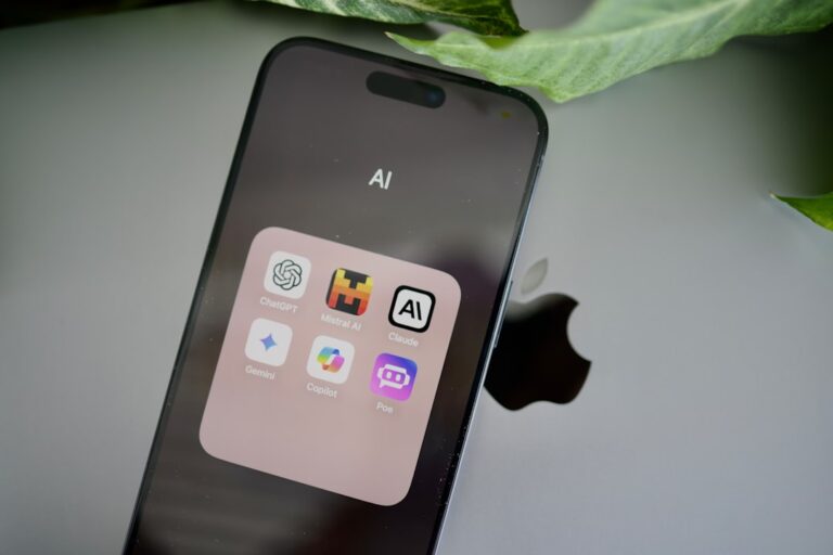 YouTube HUM | iPhone 18の衝撃：AI超強化、ついに12GBメモリ搭載？全貌を徹底解析！（5/7更新）