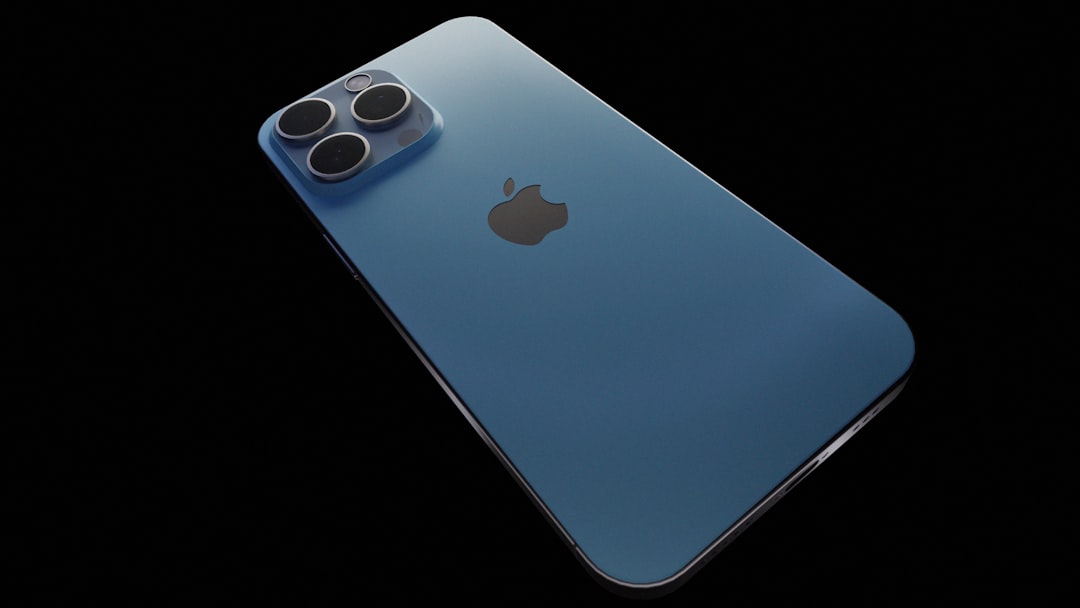 2028年、曲面ディスプレイ搭載「20周年iPhone」は世界を変える？購入戦略ガイド