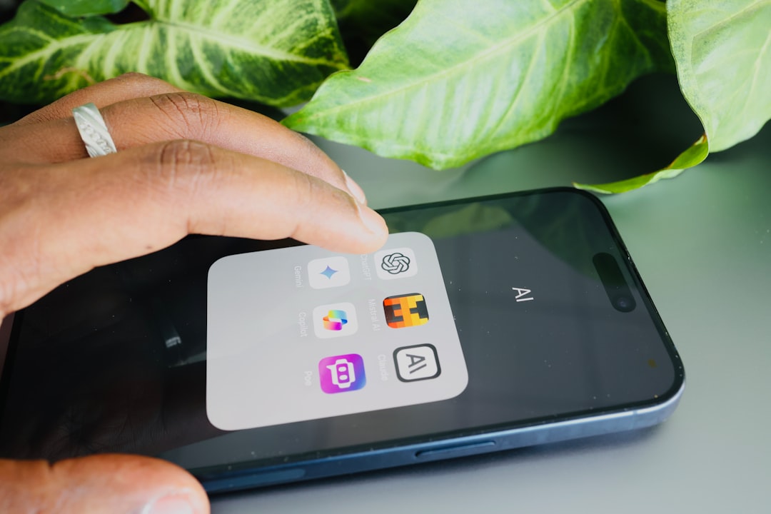 【堕天使Hum】 | WWDC26の招待状を徹底解析!新Siriの衝撃とiOS27が描く未来図 WWDC26の招待状を徹底解析!新Siriの衝撃とiOS27が描く未来図
