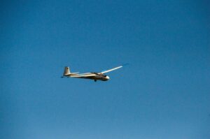 空の国境線が揺れる！NATO機、エストニア上空で無人機撃墜 – ウクライナが断言する「ロシア誘導」の深層