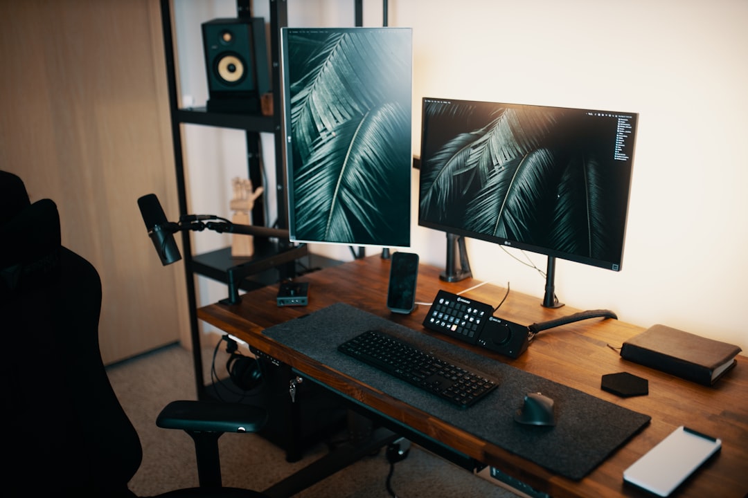 【堕天使Hum】 | まるでSF映画!世界初デュアルディスプレイ搭載ROG Zephyrus DuoがゲーミングノートPCの常識を覆す まるでSF映画!世界初デュアルディスプレイ搭載ROG Zephyrus DuoがゲーミングノートPCの常識を覆す
