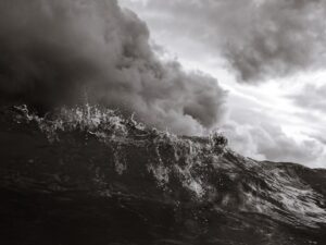 【緊急速報】週末直撃か？『新たな台風のたまご』が日本接近！台風6号類似ルートで大雨警戒！