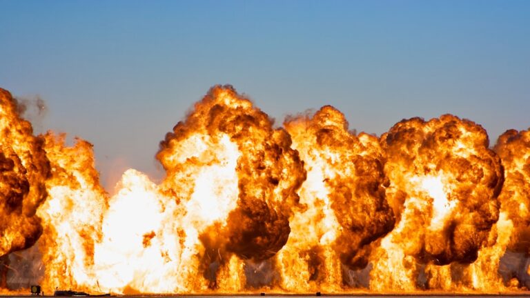 速報!イランがイスラエルへミサイル発射!停戦破りの「報復連鎖」中東情勢に激震走る YouTube HUM | 速報!イランがイスラエルへミサイル発射!停戦破りの「報復連鎖」中東情勢に激震走る