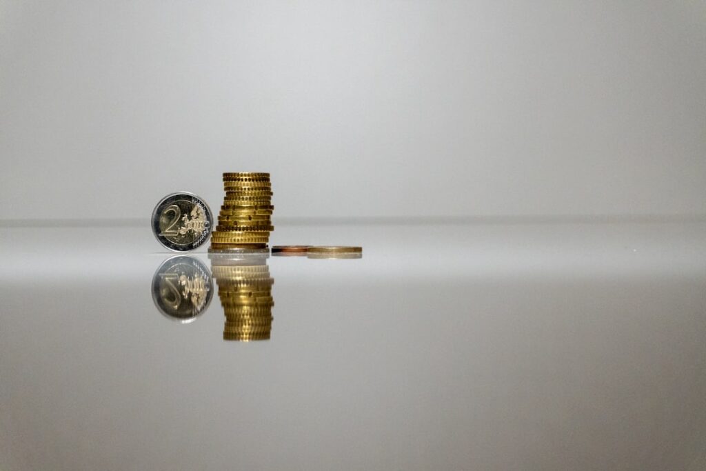 【堕天使Hum】 | 【緊急速報】利上げであなたの「お財布」は変わる！金利1%時代を賢く乗り切るサバイバル術