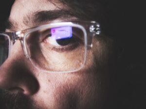 衝撃発表！有線XRグラス「XREAL AURA」がGoogle＆Qualcommと組んで、私たちの日常をどう変える？