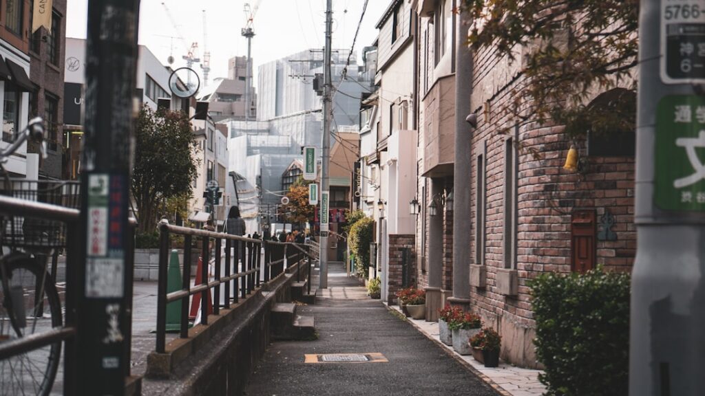 【堕天使Hum】 | 【速報】13日東京株式市場：静寂を破るか、様子見継続か？鍵を握るポイントを徹底解説！