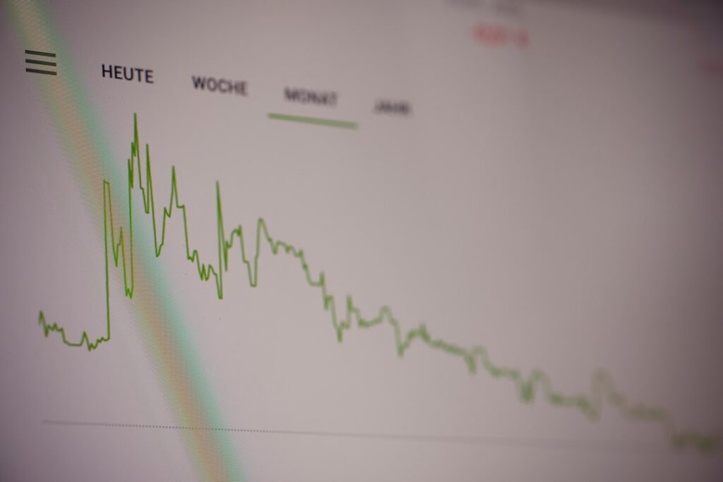 【堕天使Hum】 | 三菱UFJ、なぜ日本一の企業に？ 株価爆騰の裏側と長期金利上昇がもたらす「恩恵」を徹底解説！