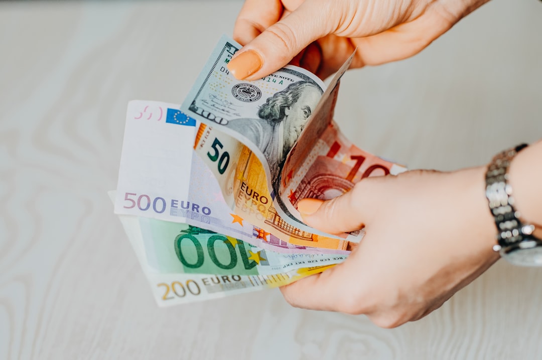 【堕天使Hum】 | 【速報】円高急進!1ドル159円台で私たちの生活はどうなる?為替介入の可能性を徹底分析! 【速報】円高急進!1ドル159円台で私たちの生活はどうなる?為替介入の可能性を徹底分析!
