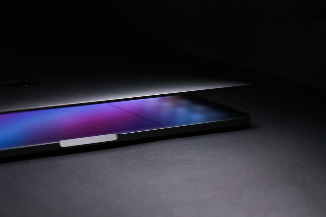 【堕天使Hum】 | 【速報級】アップル初の折りたたみiPhoneは「銀」と「深青」の2色展開で衝撃デビューか? 色が語る未来 【速報級】アップル初の折りたたみiPhoneは「銀」と「深青」の2色展開で衝撃デビューか? 色が語る未来