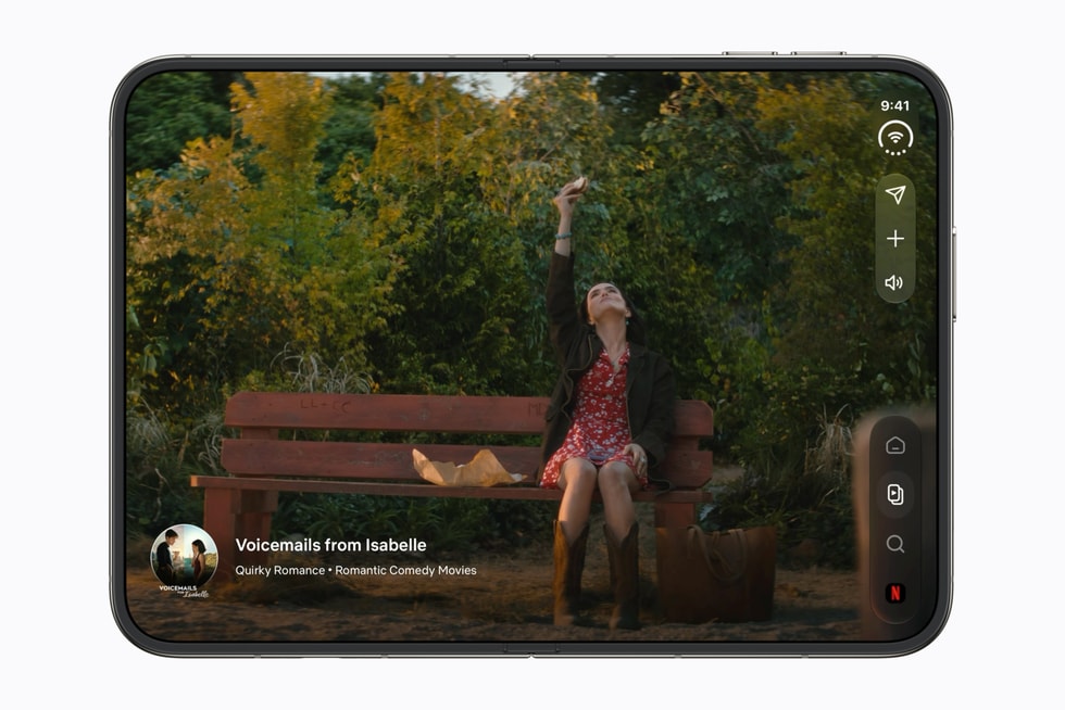 YouTube HUM | iPhone Duoとは?日本価格36万4800円・発売日・折りたたみ機能をわかりやすく解説 iPhone Duoを開いた状態でNetflixを表示する様子