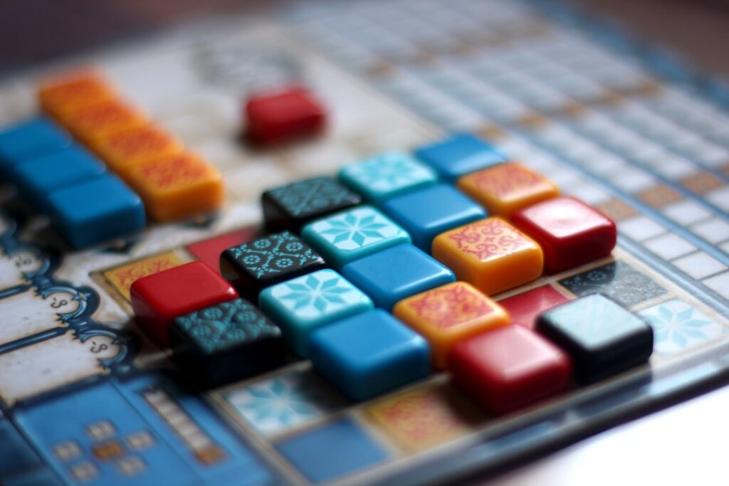 テトリス99のパズルゲームをイメージしたカラフルなブロック