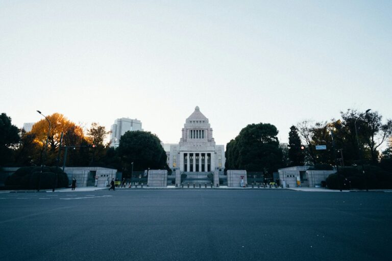 YouTube HUM | 高市総理「就任1年」会見の要点｜首相官邸が公表した物価高対策の数字と10月23日の燃料油補助「在り方検討」指示を整理