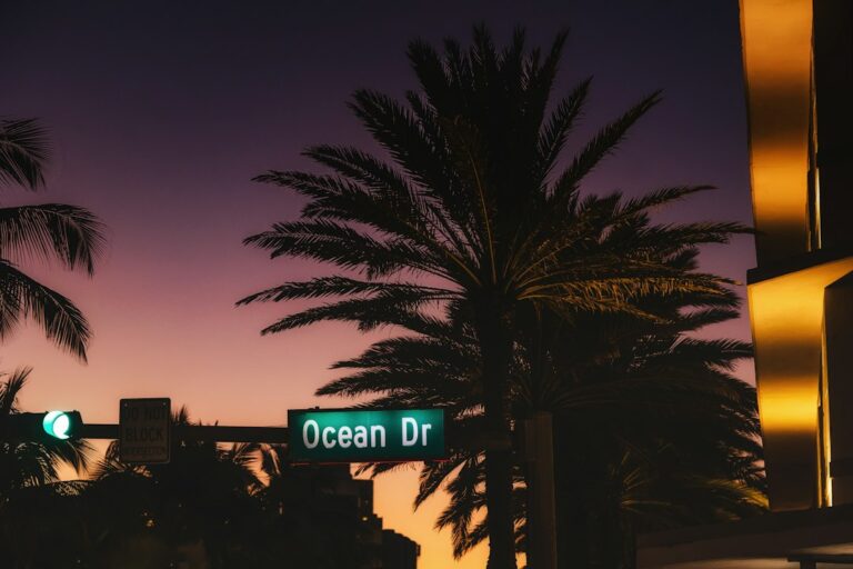 YouTube HUM | GTA6発売まで1か月切る｜11月19日発売・11月12日プリロード・予約特典の期限とローンチトレーラーを公式情報で整理